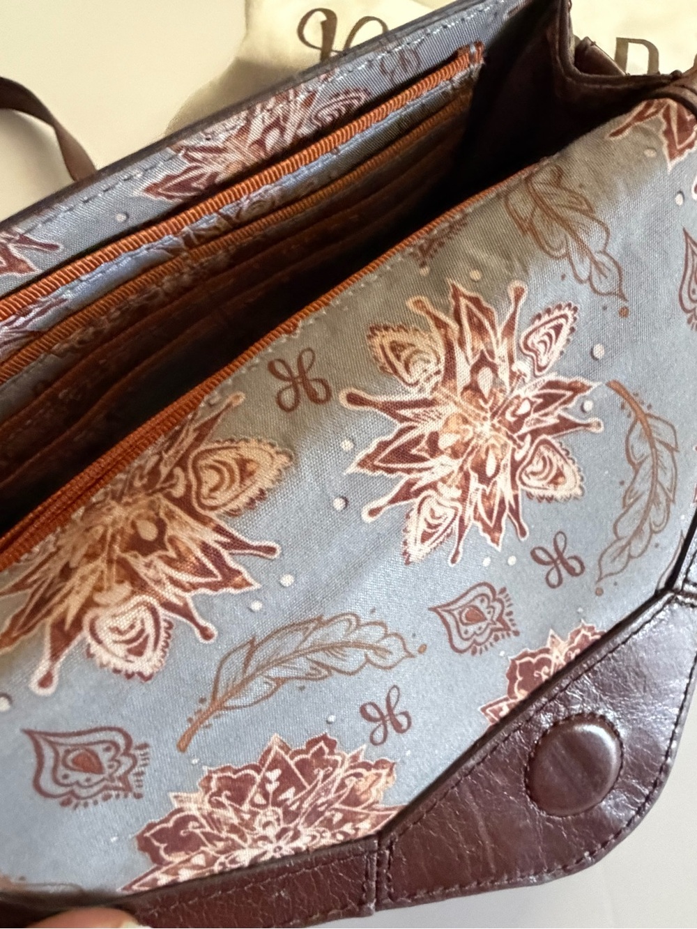 HOBO Brown Leather Envelope Crossbody Bag - Picture 5 of 10